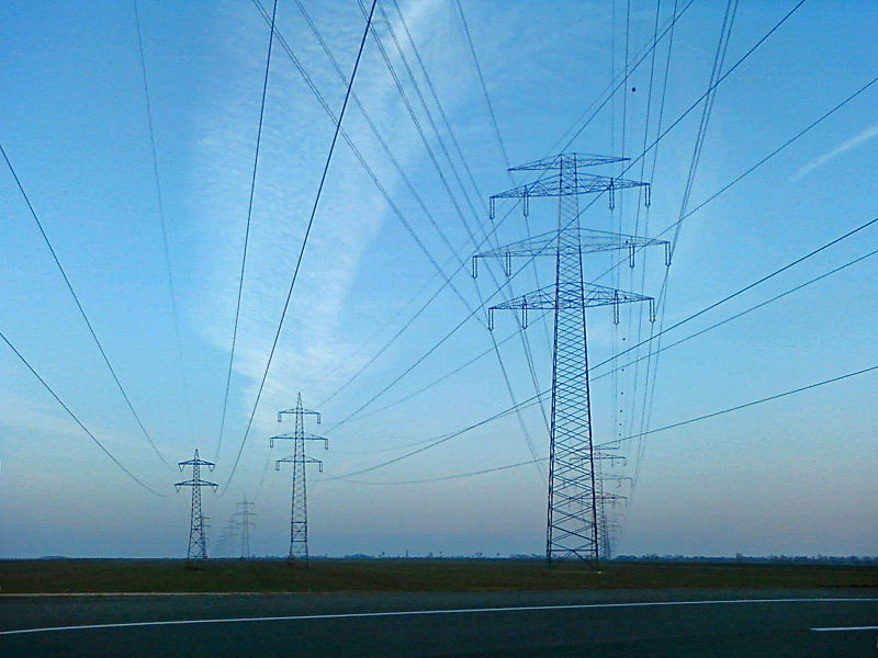 Bislang betreibt die EWE das Norder Stromnetz – das soll sich nach dem Willen der Stadtwerke ändern. (Foto: M.Dufek / Wikipedia, cc-by-sa)
