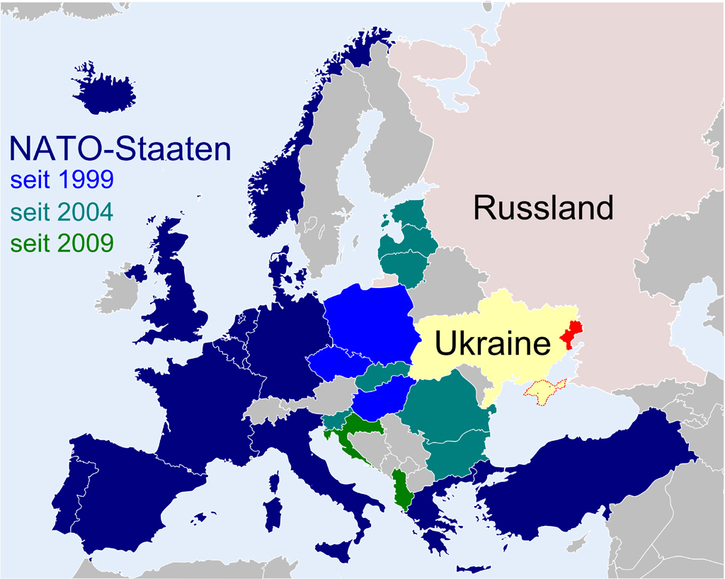 Seit 1999 hat die NATO zahlreiche ehemalige Sowjetrepubliken als neue Mitgliedsstaaten aufgenommen. Eine Provokation Russlands? Die heutigen Konfliktgebiete in der Ostukraine und die Krim sind rot markiert. (Karte: Timo Schneider, KVHS Norden)